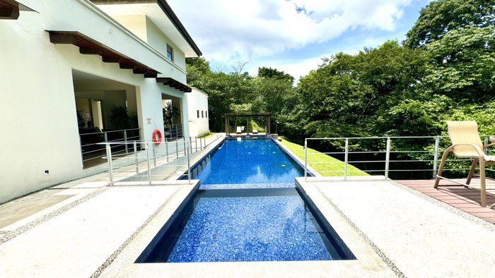 Venta de lote en el exclusivo Condominio Cerro Colón | Ciudad Colón en Colón, Mora, San José — $150,000 - Foto 2 de 21