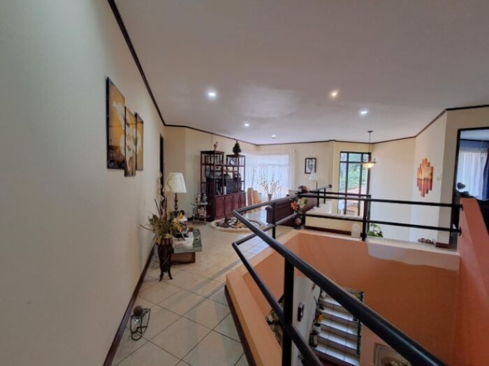 Venta de Casa en San Rafael de Heredia. RAH 25-1819 en San Rafael, Heredia — $975,000