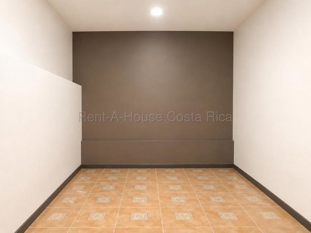 CASA MAS LOCAL COMERCIAL EN VENTA EN MERCEDES HEREDIA in Mercedes, Heredia — ₡ 120 000 000