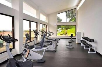Se alquila moderno apartamento en Avalon Country Club 26-306 en Uruca, Santa Ana, San José — $1,100 - Foto 4 de 22