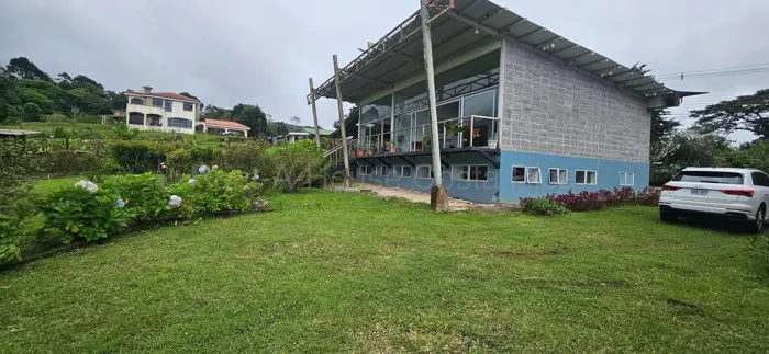CASA EN VENTA EN SAN ISIDRO DE HEREDIA in Concepción, San Isidro, Heredia — ₡ 170 000 000