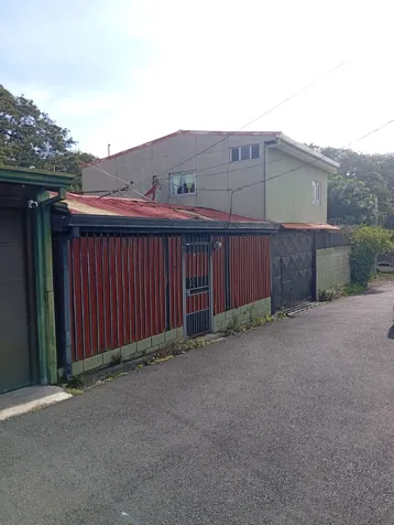 Se vende casa, con apartamento en segundo piso, en san Lorenzo de desamparados en Damas, Desamparados, San José — ₡ 50 000 000 - Foto 2 de 43