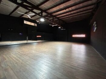 EDIFICIO COMERCIAL EN VENTA EN SAN JOSE in Carmen, San José — 1 000 000 ₡ - Photo 5 of 8