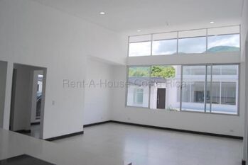 Alquiler de Town Houses en Santa Ana-Piedades. RAH 26-2013 en Piedades, Santa Ana, San José — 900 000 ₡ - Foto 4 de 10