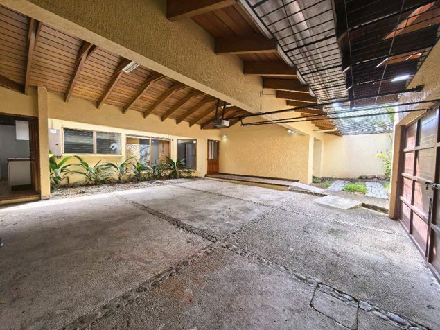 ALQUILER DE CASA EN BARRIO ESCALANTE CON 5 CUARTOS en Carmen, San José — ₡ 1 500 000 - Foto 2 de 44