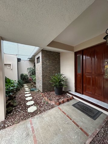 Venta de hermosa casa en El Prado de Curridabat in Curridabat, San José — ₡ 180 000 000 - Photo 2 of 25