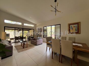 Venta de Impresionante Casa en Santa Ana / Mls. 26-1487 OFC JB in Piedades, Santa Ana, San José — $435,000 - Photo 4 of 10