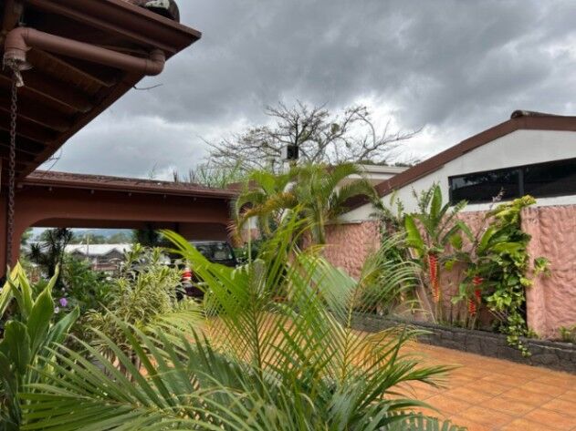 CASA EN VENTA EN ULLOA HEREDIA en Ulloa, Heredia — $320,000