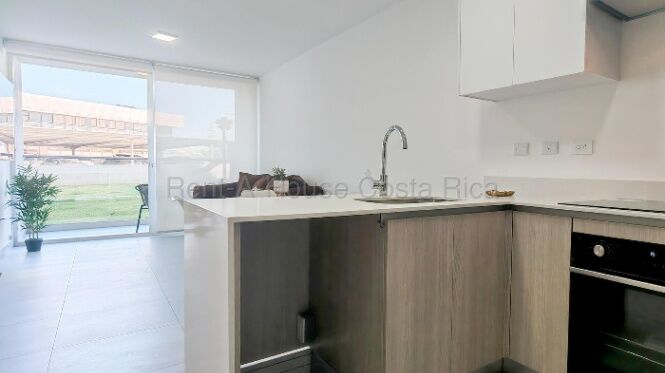 ALQUILER DE MODERNO APARTAMENTO EN URUKA POINT. AMOBLADO en Uruca, San José — $1,200