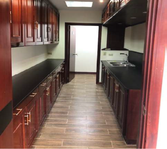 Alquiler de Oficina  en Oficentro  en Sabana Sur en Mata Redonda, San José — $1,654 - Foto 3 de 4
