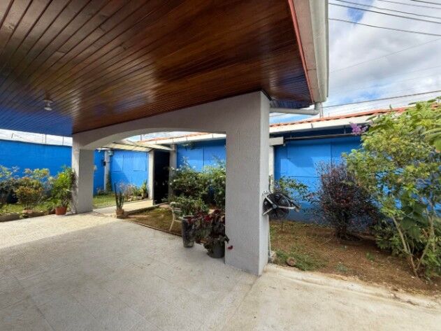 Venta de Casa en Mercedes, Heredia. RAH 25-1226 en Mercedes, Heredia — ₡ 170 000 000