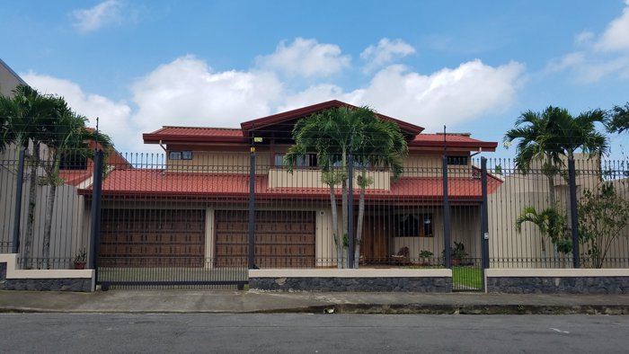 House for sale San Ramon city center in San Ramón, Alajuela — $750,000
