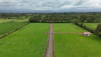 Quintas de 5,000m2 Financiadas directamente a solo 18min de Fortuna en La Fortuna, San Carlos, Alajuela — 33 000 000 ₡ - Foto 4 de 5