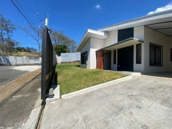 Venta de Casa en Garita, Alajuela. RAH 25-208 en Garita, Alajuela — ₡ 103 000 000