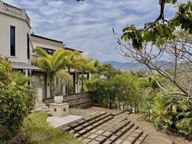 Venta de mansión de ultra lujo con piscina, cine y vistas panorámicas #26-1357 GS in Pozos, Santa Ana, San José — $3,000,000