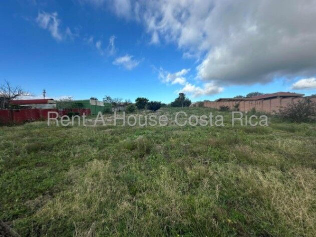 Venta de Lote en San Isidro-Heredia. RAH 26-1479 PRECIO REBAJADO en San Isidro, Heredia — $480,000