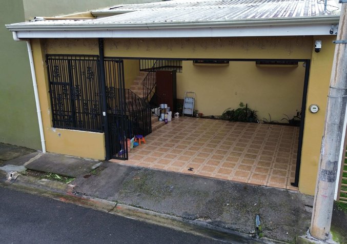 VENTA DE CASA EN RESIDENCIAL VILLA VERDE, LA TRINIDAD DE MORAVIA en La Trinidad, Moravia, San José — ₡ 82 000 000 - Foto 2 de 13