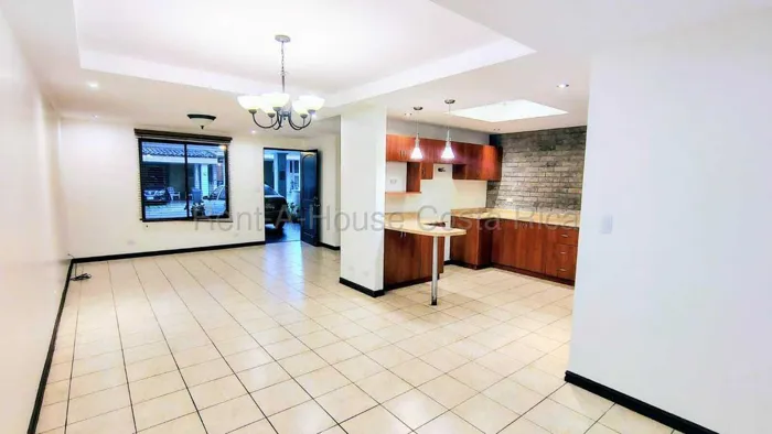 CASA EN VENTA EN LA UNIÓN CARTAGO en Concepción, La Unión, Cartago — ₡ 103 000 000 - Foto 3 de 12