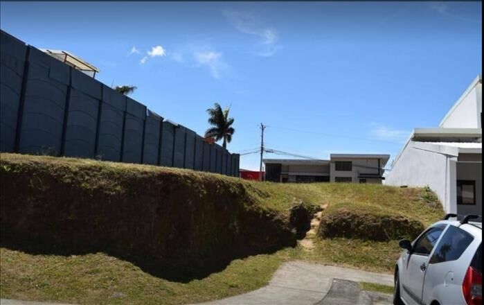 VENTA DE LOTE SAN JOSE, GOICOECHEA, CONDOMINIO LOMAS DE MONTES DE OCA en Mata de Plátano, Goicoechea, San José — ₡ 40 000 000