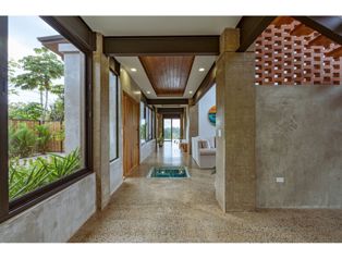 Oasis de lujo en Bahía Ballena: 5 habitaciones y piscina in Bahía Ballena, Osa, Puntarenas — $1,550,000 - Photo 4 of 51