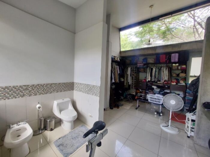 Se vende casa con lote de más de 5300m2 en Belén Heredia 26-673 en San Antonio, Belén, Heredia — $860,000