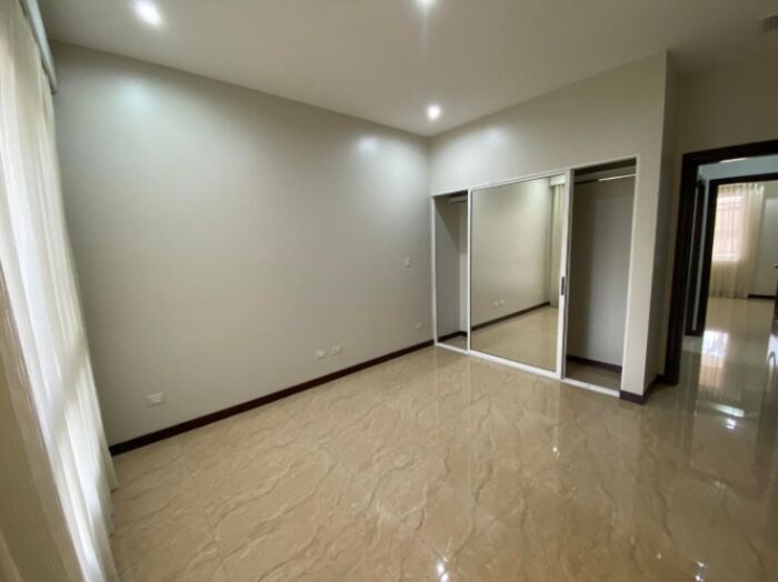 Venta de Apartamento en San Rafael, Escazú. RAH 25-692 en San Rafael, Escazú, San José — $290,000