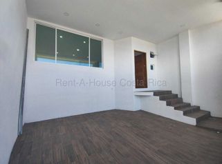 CASA EN VENTA EN SAN RAFAEL DE HEREDIA en San Josecito, San Rafael, Heredia — $315,000 - Foto 2 de 13