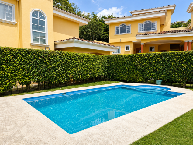 Vende casa en condominio Ayarco Campestre, Curridabat (FV) en Curridabat, San José — $360,000 - Foto 2 de 15
