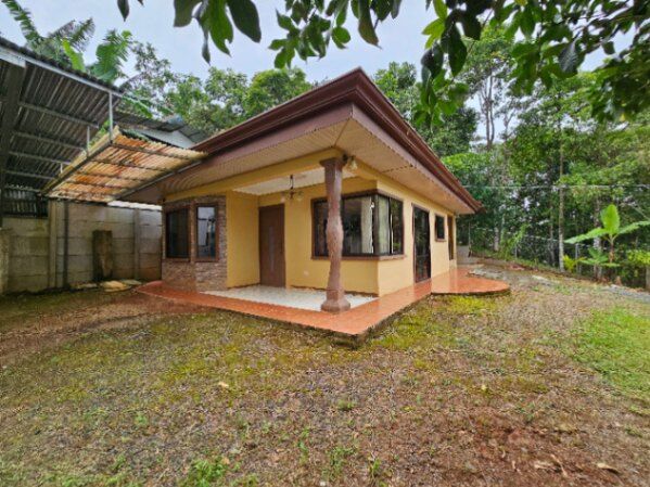 CASA EN VENTA EN PEDREGOSO PÉREZ ZELEDÓN OPORTUNIDAD in San Isidro De El General, Pérez Zeledón, San José — $102,000