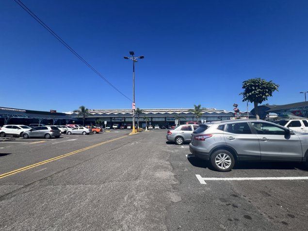 LOCAL COMERCIAL NOVACENTRO - OPORTUNIDAD en Guadalupe, Goicoechea, San José — $2,500 - Foto 2 de 5