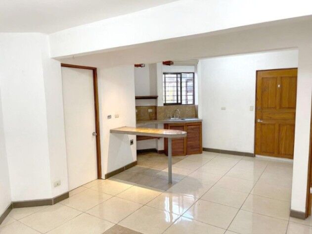 Venta de Local Comercial + 2 APTOS en Zapote-San José. RAH 26-1353 PRECIO REBAJADO in Zapote, San José — $570,000
