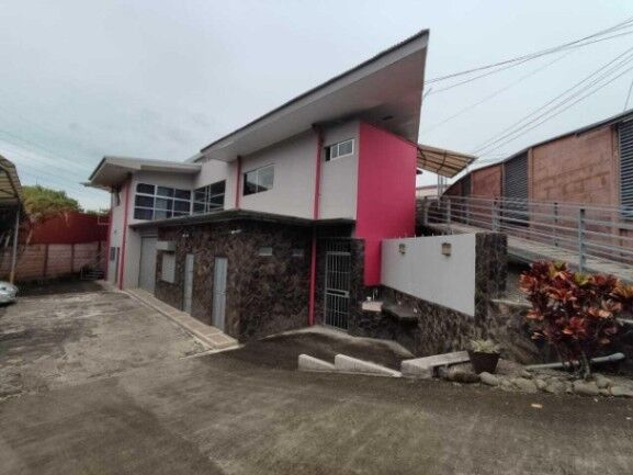 MLS-25-1091 LS VENTA PROPIEDAD CON 4 APARTAMENTOS GUADALUPE SAN JOSE en Guadalupe, Goicoechea, San José — $450,000