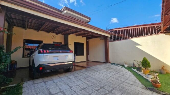 Venta de linda casa en mata de platano Guadalupe 26-1275 en San Jerónimo, Moravia, San José — $200,000