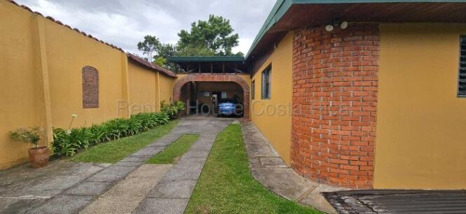 Venta casa amplia con lote 3404m² y apartamento independiente $670,000 #26-1827 GS en San Ramón, La Unión, Cartago — $670,000