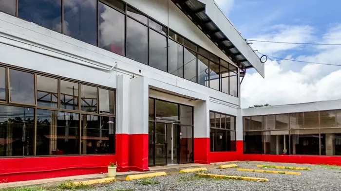 En Venta Amplias Bodegas en Orotina in Orotina, Alajuela — $1,900,000 - Photo 2 of 50