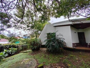 Se vende moderna casa con amplio lote en Pinares de Curridabat 25-1410 in Sánchez, Curridabat, San José — $369,000 - Photo 4 of 22