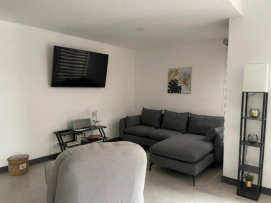 Se alquila moderno apartamento amoblado en San Francisco de Heredia 26-163 en San Francisco, Heredia — $1,150