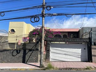 Casa Los Colegios - SM1252 in San Vicente, Moravia, San José — $325,000 - Photo 5 of 11