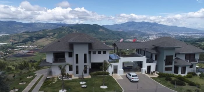 Se venden 2 casas en Cartago, propiedad con vista impresionante. en San Nicolás, Cartago — $1,650,000
