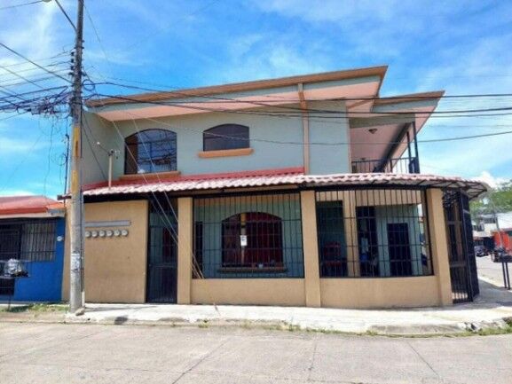 Se vende propiedad con apartamentos para inversión en Coyol Alajuela 25-1117 en Garita, Alajuela — $350,000