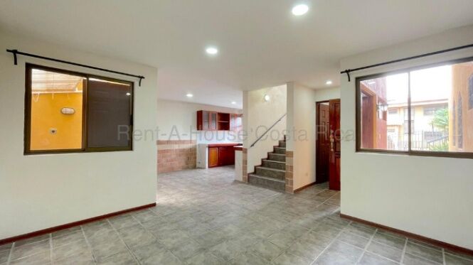 Alquiler de Apartamento en El Centro de Santa Ana. RAH 26-2058 en Santa Ana, San José — ₡ 425 000