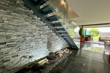 Venta casa moderna con acabados de lujo en Lindora en Pozos, Santa Ana, San José — $375,000 - Foto 4 de 29