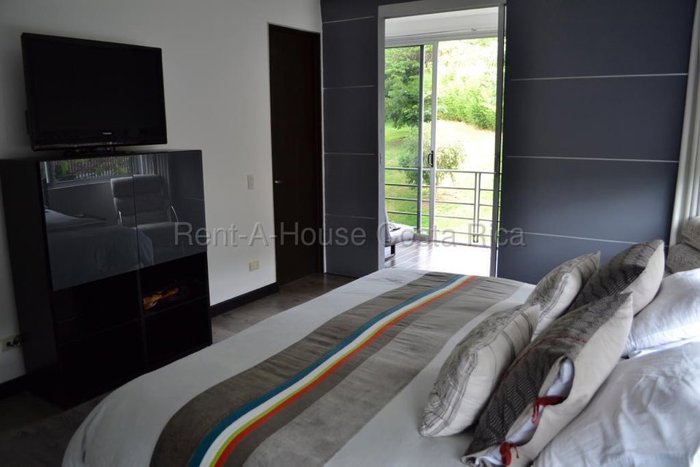 Alquiler de Apartamento en Santa Ana. RAH 26-2123 in Santa Ana, San José — $1,900