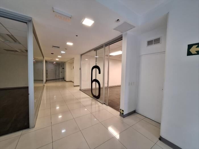 ALQUILER DE OFICINA, SAN JOSÉ, ESCAZU en Escazú, San José — $13,425