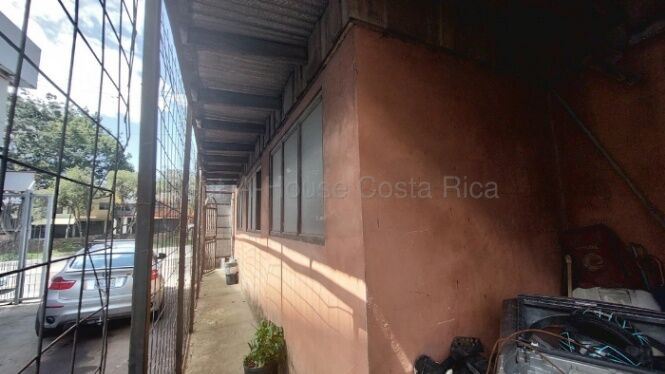 Venta de Terreno Comercial y Residencial en Hatillo 7, San José. RAH 27-126 in Hatillo, San José — $340,000