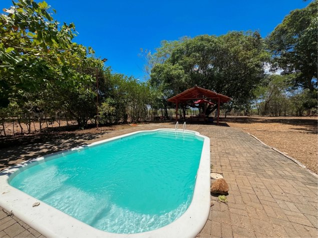 Venta/Alquiler finca con casas y piscina en Coyolar, Orotina (MV) en Orotina, Alajuela — ₡ 60 000 000 - Foto 2 de 12