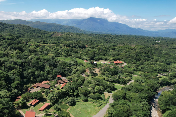 Lote Esquinero en Venta en Ecovilla San Mateo en San Mateo, Alajuela — $130,000