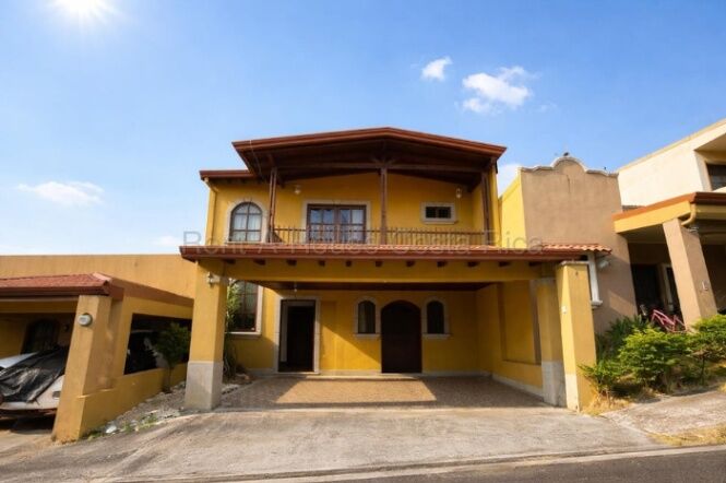CASA PARA INVERSION EN VENTA EN HEREDIA in San Francisco, Heredia — ₡ 120 000 000