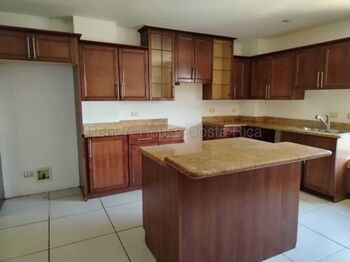 Apartamento en venta en San Rafael de Escazú con vistas al Valle Central #26-2188 GS en San Rafael, Escazú, San José — $395,000 - Foto 4 de 12