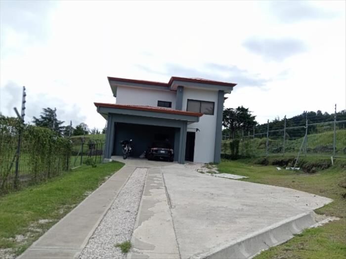 Casa de habitación San Rafael de Heredia  en Ángeles, San Rafael, Heredia — $460,000